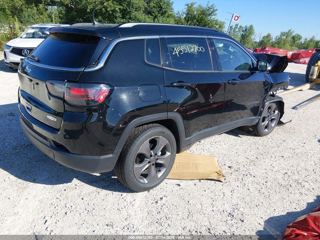 3C4NJDFB8NT113482 2022 JEEP COMPASS photo no. 4