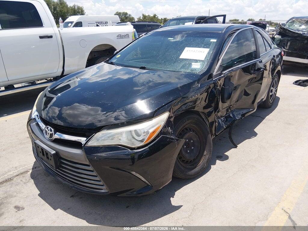 4T1BF1FK2HU402947 2017 TOYOTA CAMRY photo no. 2