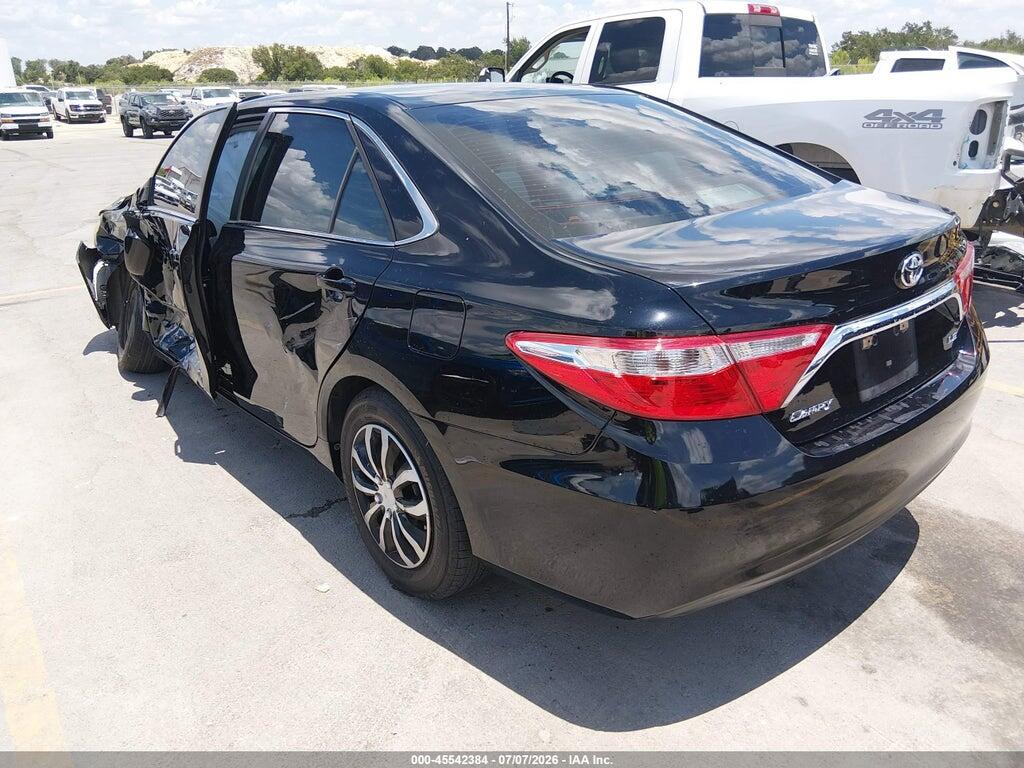 4T1BF1FK2HU402947 2017 TOYOTA CAMRY photo no. 3