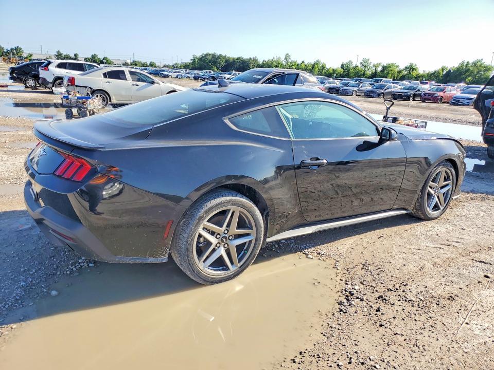 2026 FORD MUSTANG — Фото 3 из 12