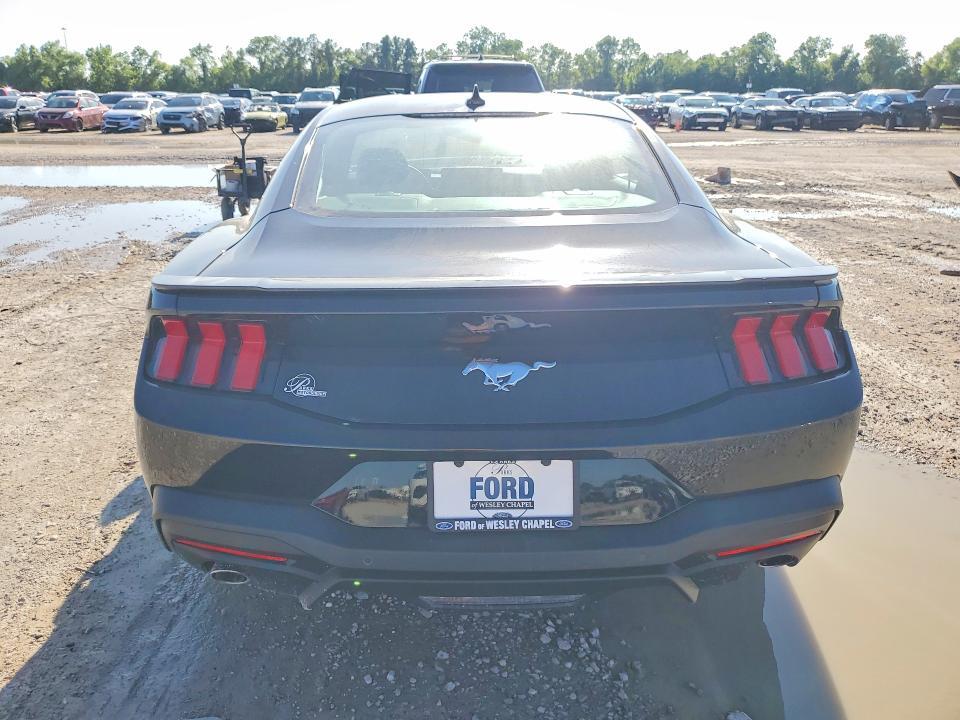 2026 FORD MUSTANG — Фото 6 из 12