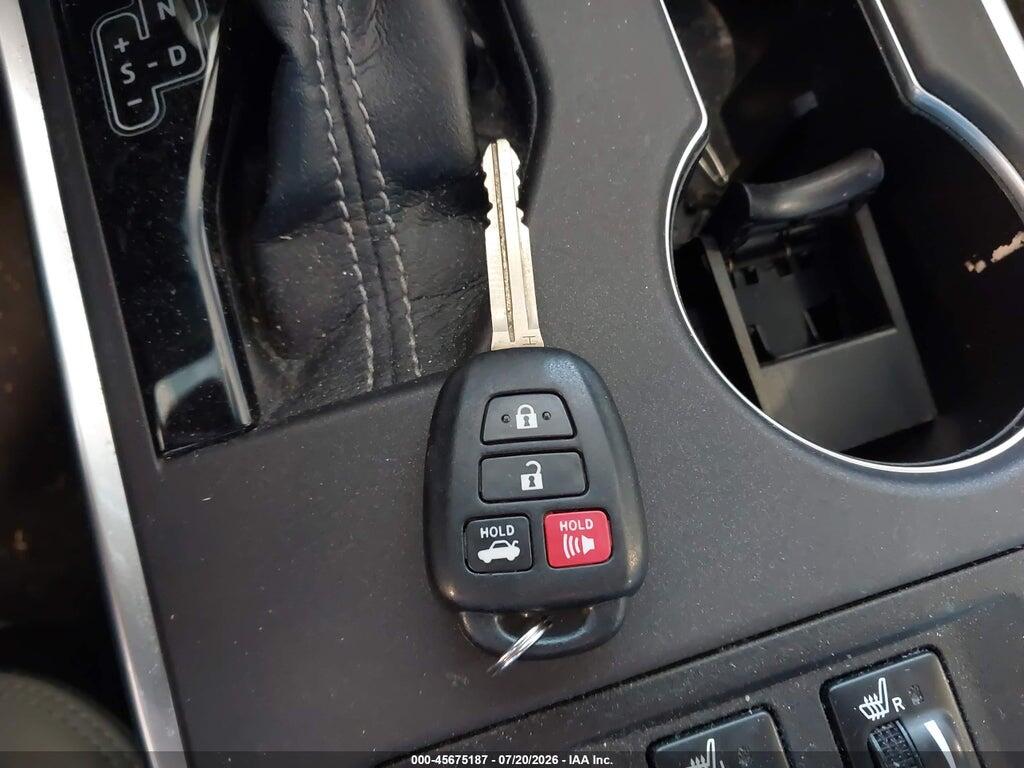 4T1BF1FK3HU619097 2017 TOYOTA CAMRY photo no. 11