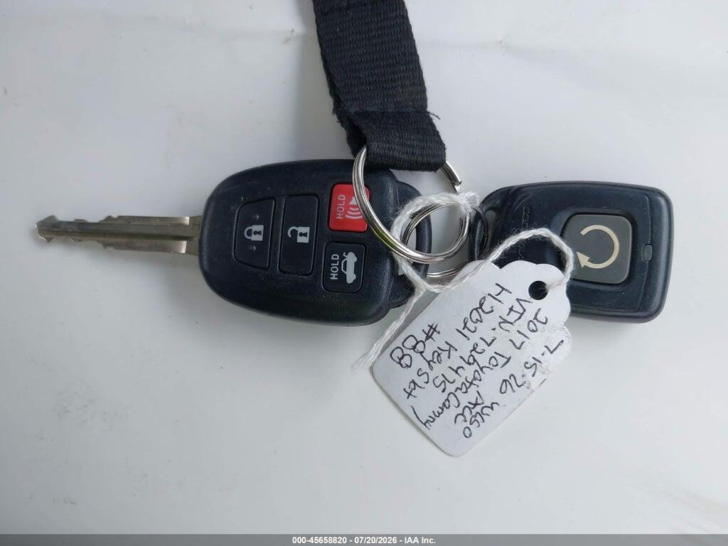 4T1BF1FK0HU729475 2017 TOYOTA CAMRY photo no. 11