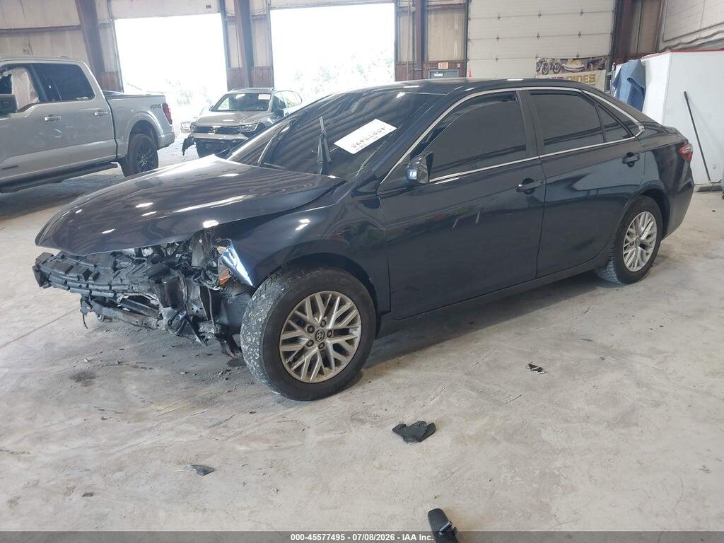 4T1BF1FK2HU695667 2017 TOYOTA CAMRY photo no. 2