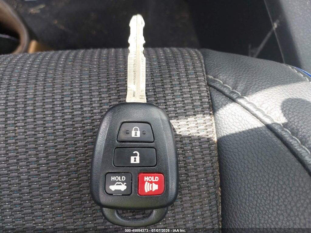 2T1BURHE0HC810568 2017 TOYOTA COROLLA photo no. 11