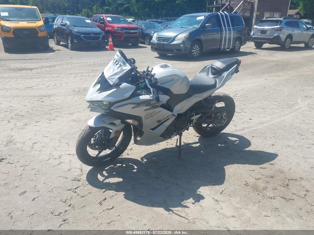 ML5EXGG17SDA70130 2025 KAWASAKI EX500 photo no. 2