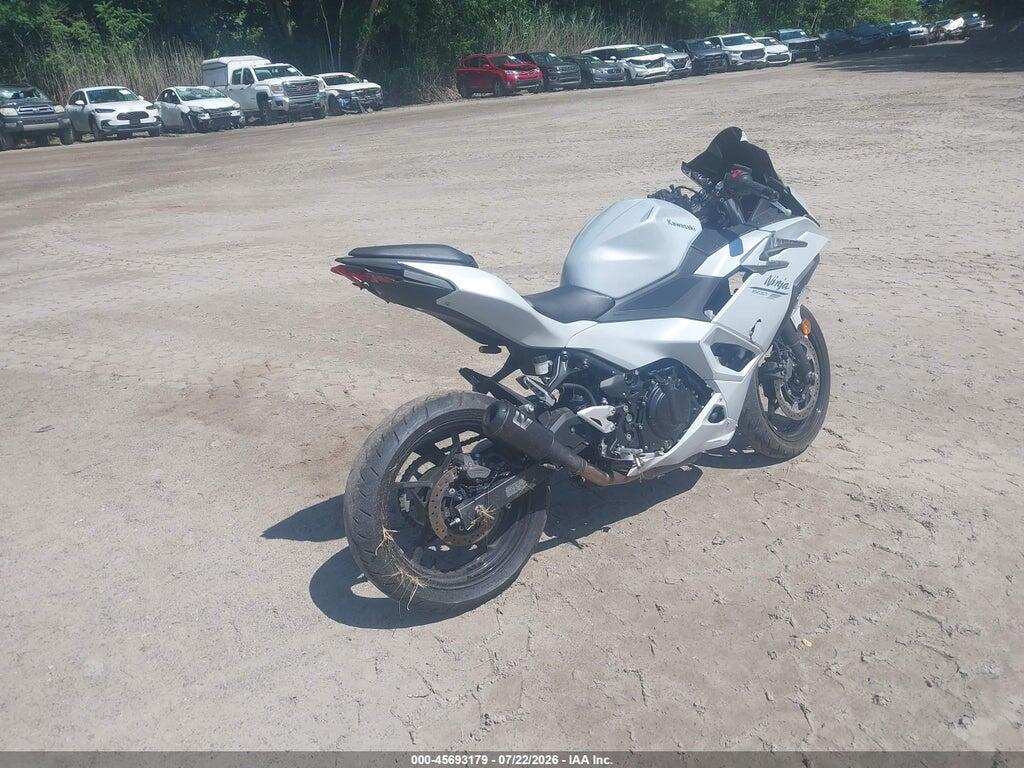 ML5EXGG17SDA70130 2025 KAWASAKI EX500 photo no. 4