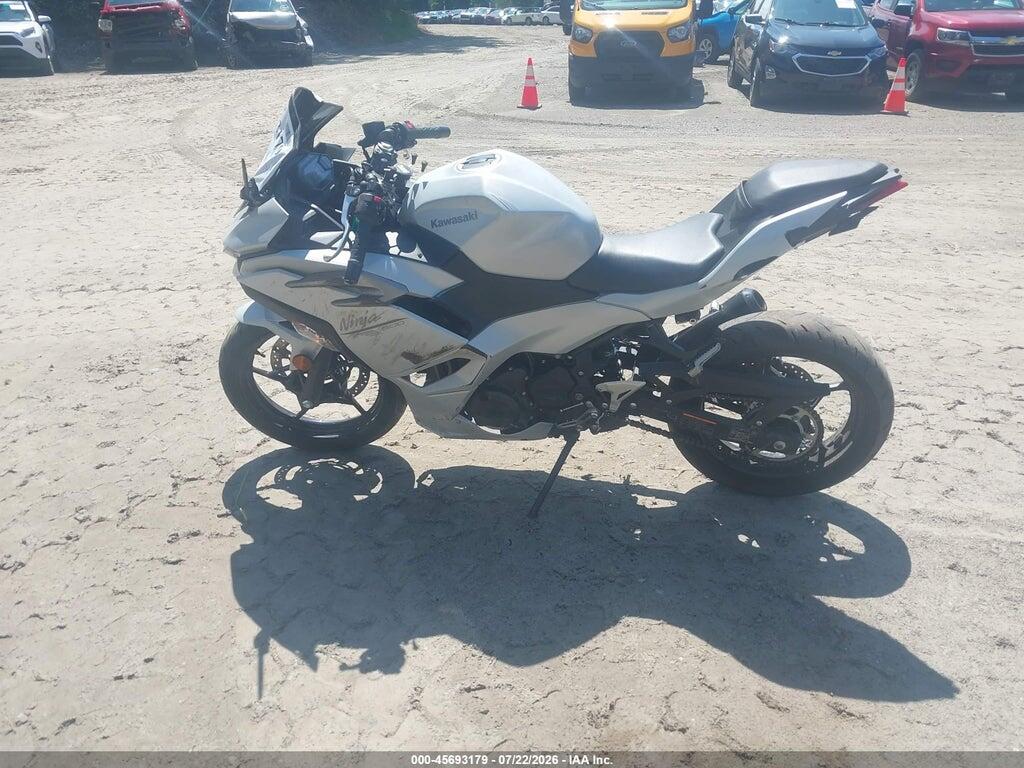 ML5EXGG17SDA70130 2025 KAWASAKI EX500 photo no. 9