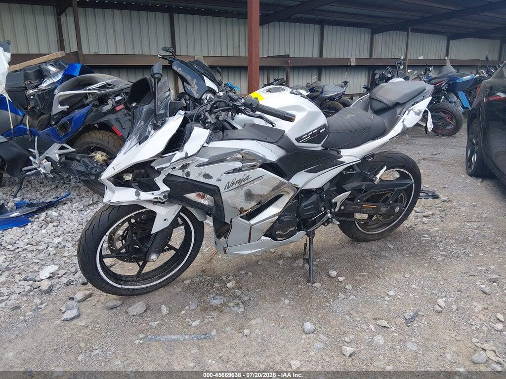 ML5EXGG10SDA42945 2025 KAWASAKI EX500 photo no. 2