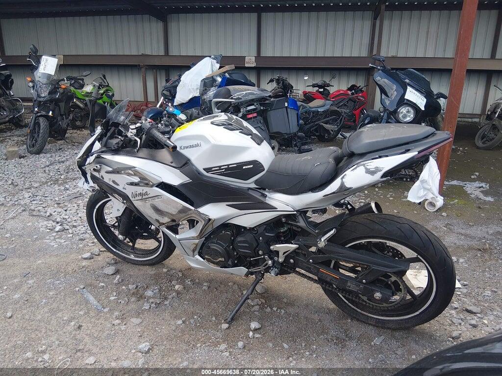 ML5EXGG10SDA42945 2025 KAWASAKI EX500 photo no. 3