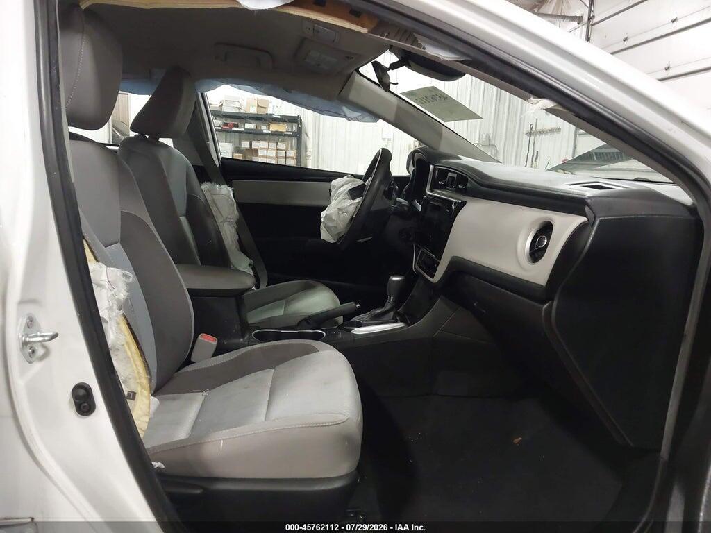 5YFBURHE5HP722650 2017 TOYOTA COROLLA photo no. 5
