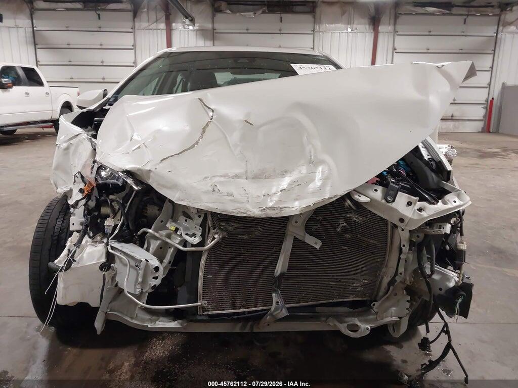 5YFBURHE5HP722650 2017 TOYOTA COROLLA photo no. 6