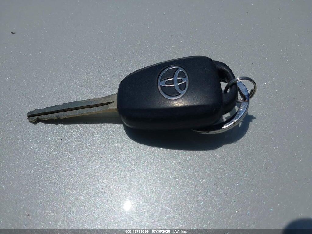 5YFBURHE8HP602938 2017 TOYOTA COROLLA photo no. 11