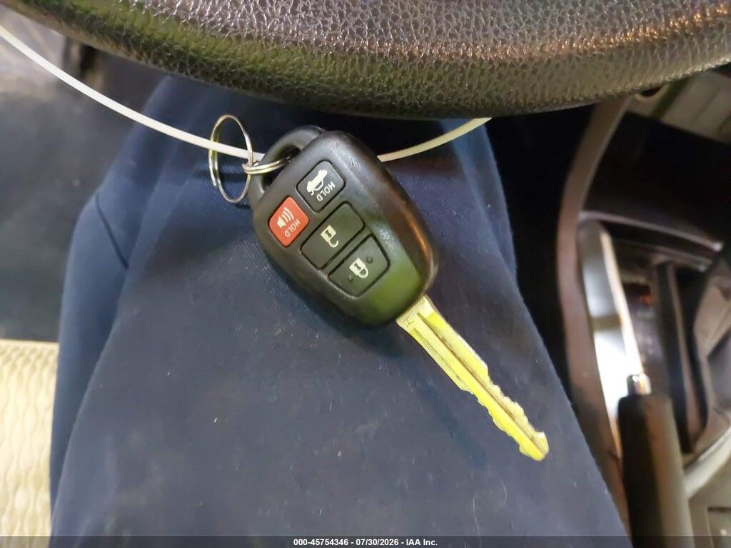 5YFBURHE1HP691669 2017 TOYOTA COROLLA photo no. 11