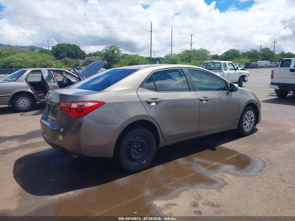 5YFBURHE2HP682463 2017 TOYOTA COROLLA photo no. 4