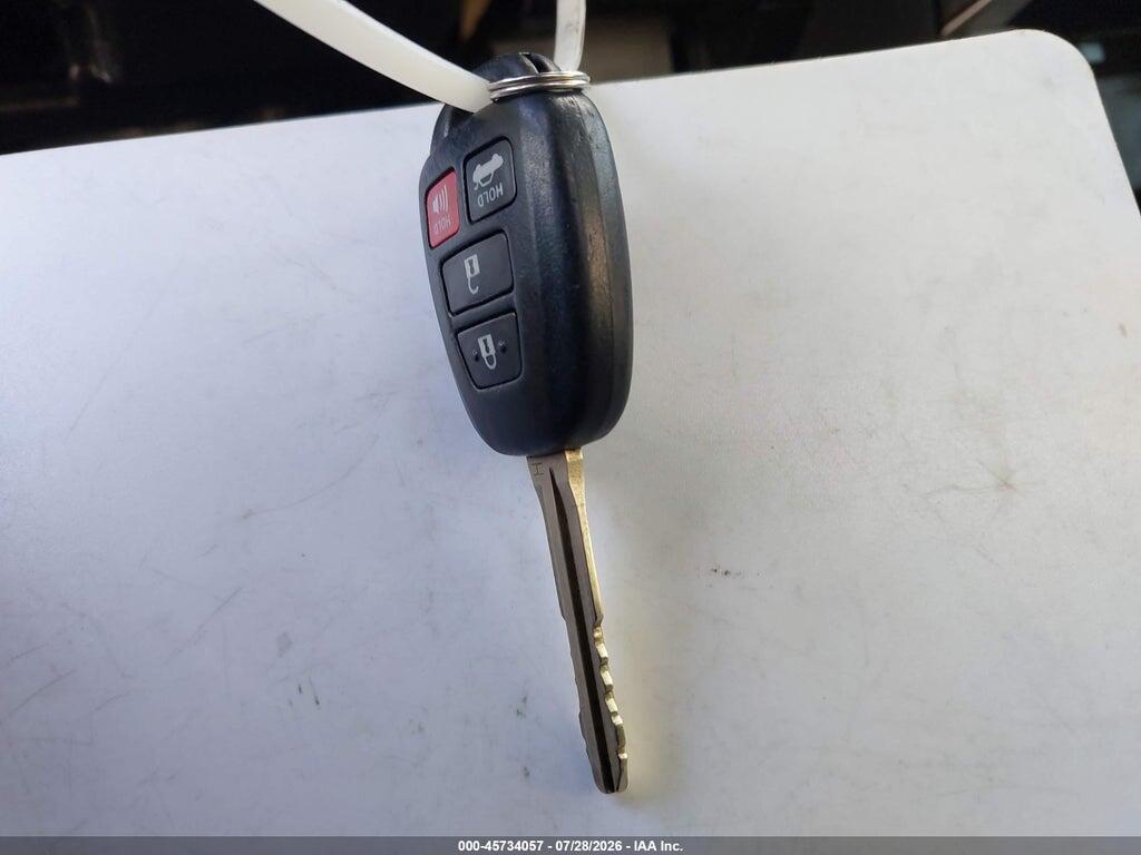 5YFBURHE0HP622813 2017 TOYOTA COROLLA photo no. 11