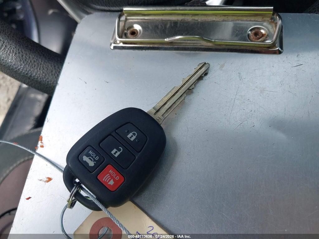 5YFBURHE4HP729590 2017 TOYOTA COROLLA photo no. 11