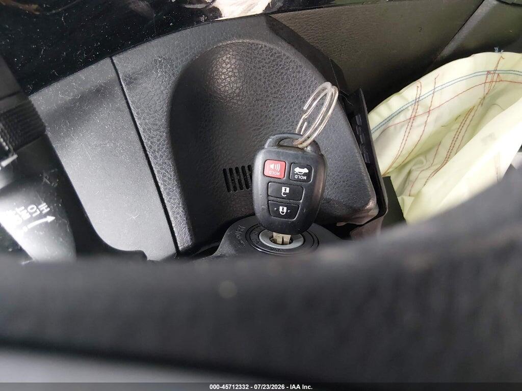 5YFBURHE8HP696755 2017 TOYOTA COROLLA photo no. 11