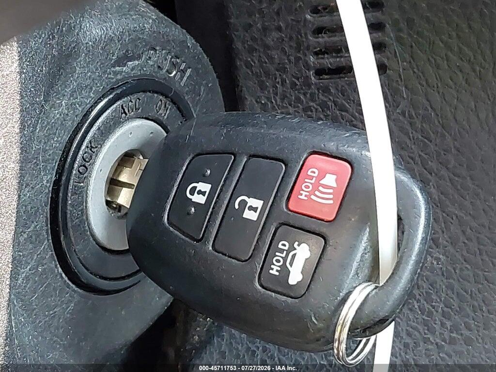5YFBURHE4HP659105 2017 TOYOTA COROLLA photo no. 11