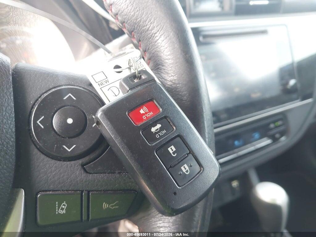 5YFBURHE6HP579143 2017 TOYOTA COROLLA photo no. 11