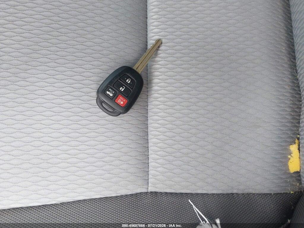 2T1BPRHE1HC777071 2017 TOYOTA COROLLA photo no. 11