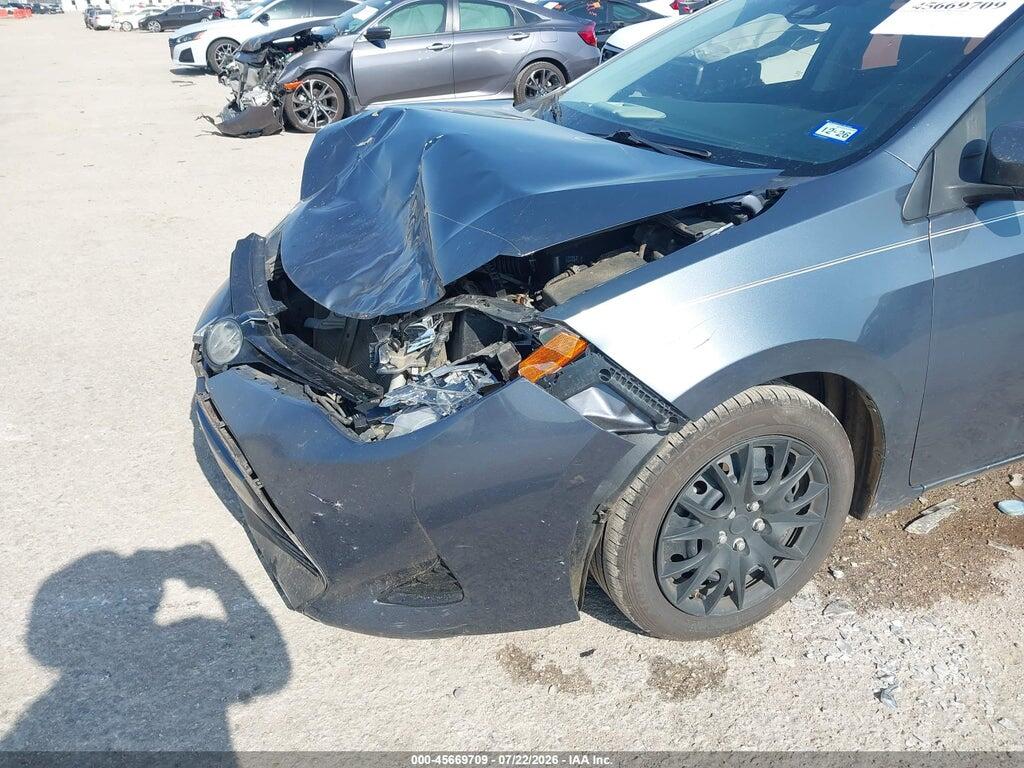 5YFBURHE6HP706683 2017 TOYOTA COROLLA photo no. 6