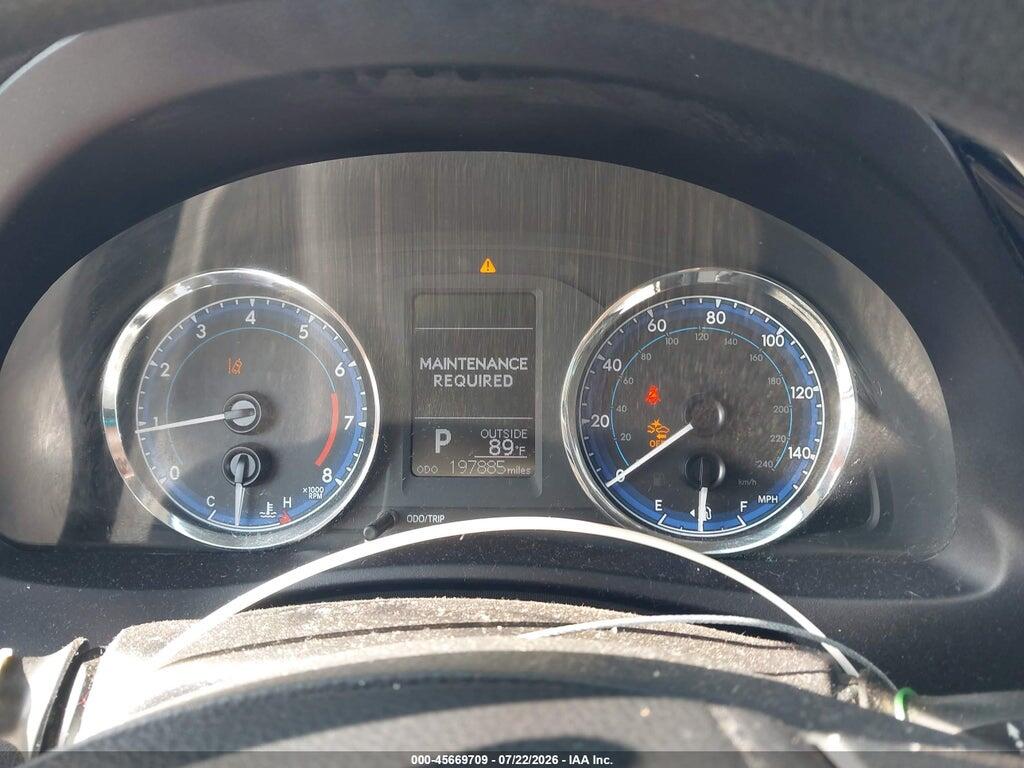 5YFBURHE6HP706683 2017 TOYOTA COROLLA photo no. 7