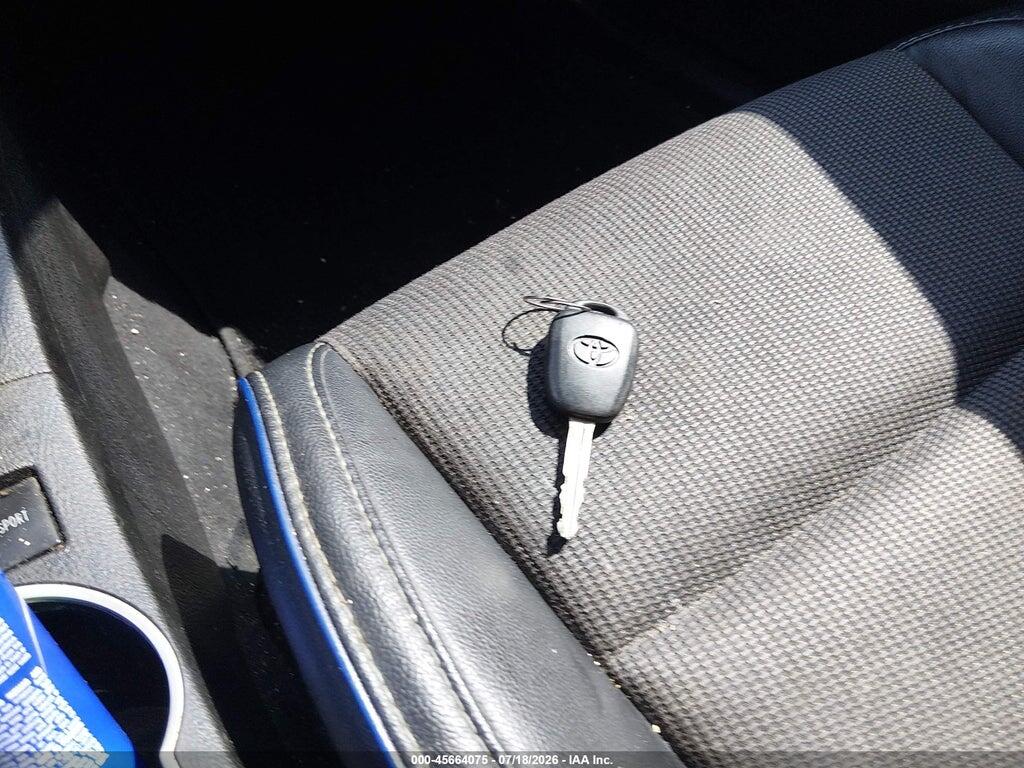 5YFBURHE1HP625090 2017 TOYOTA COROLLA photo no. 11