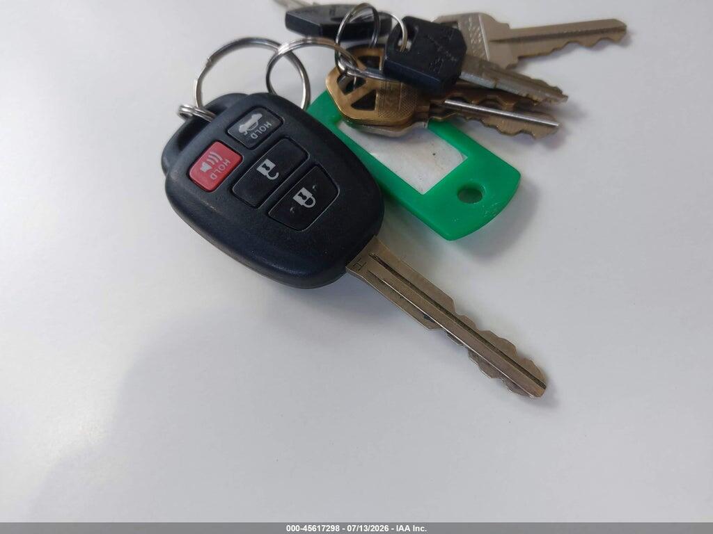 2T1BURHE2HC882744 2017 TOYOTA COROLLA photo no. 11