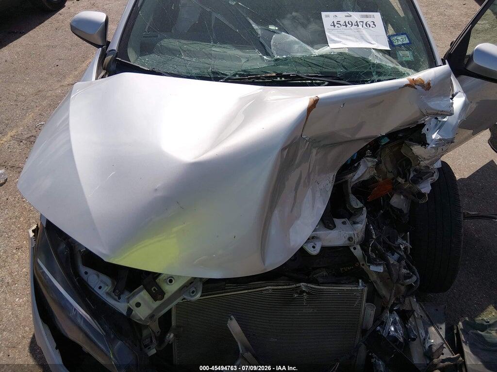 5YFBURHE2HP659815 2017 TOYOTA COROLLA photo no. 10