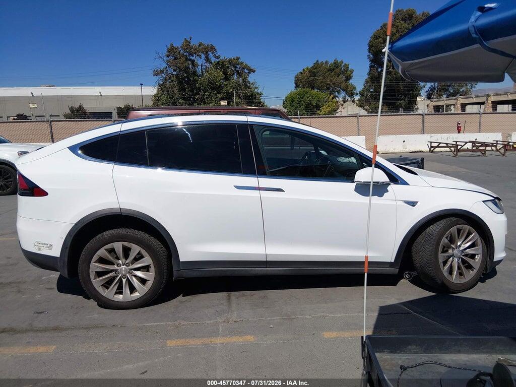 5YJXCBE21GF002119 2016 TESLA MODEL X photo no. 12