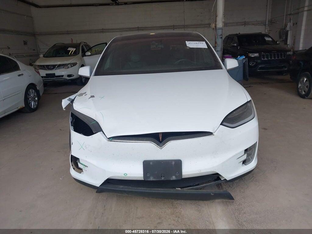 5YJXCAE28GF011782 2016 TESLA MODEL X photo no. 11