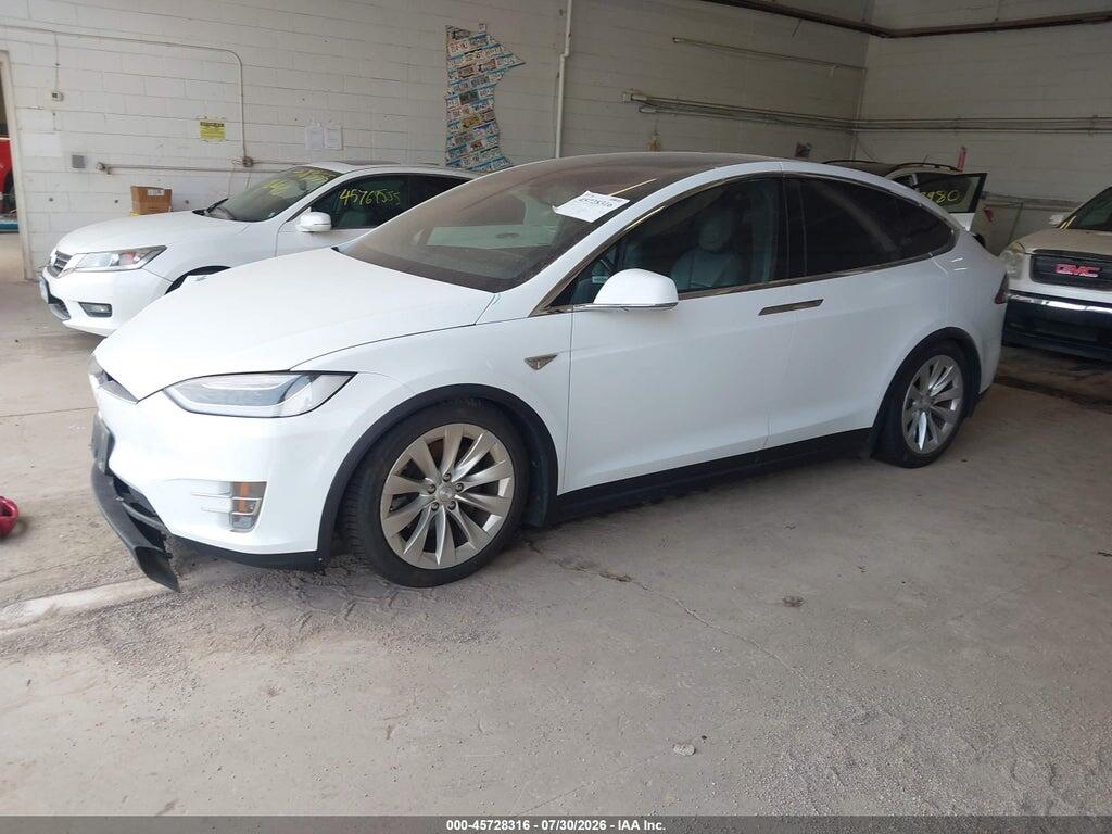 5YJXCAE28GF011782 2016 TESLA MODEL X photo no. 2