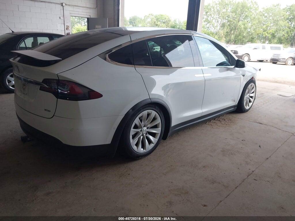 5YJXCAE28GF011782 2016 TESLA MODEL X photo no. 4