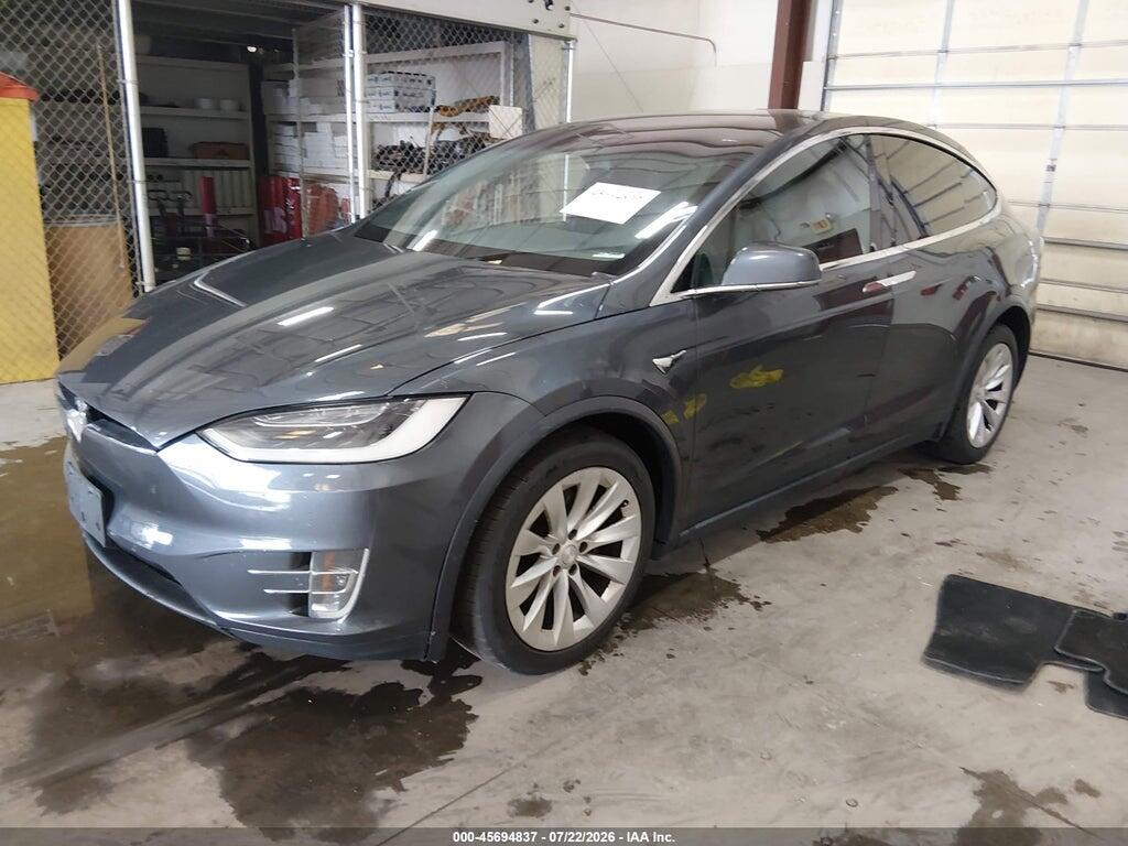 5YJXCDE24GF025910 2016 TESLA MODEL X photo no. 2