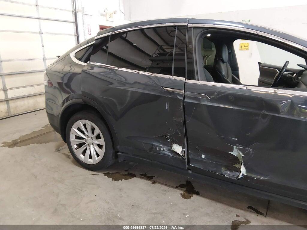5YJXCDE24GF025910 2016 TESLA MODEL X photo no. 6