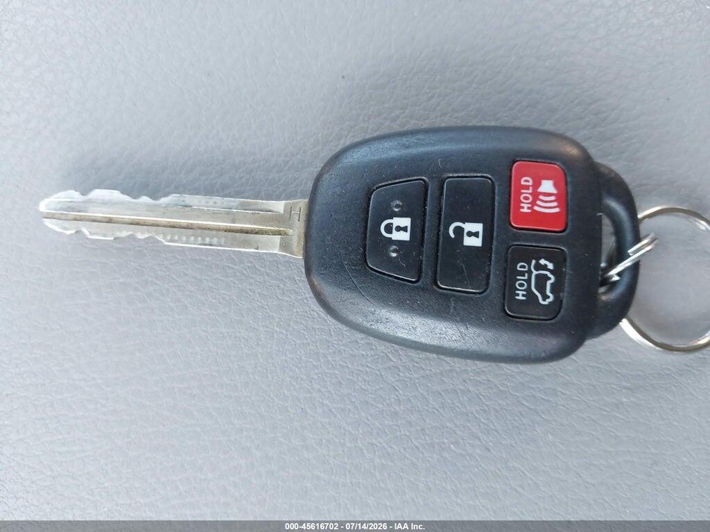 5TDBZRFH7HS374369 2017 TOYOTA HIGHLANDER photo no. 11