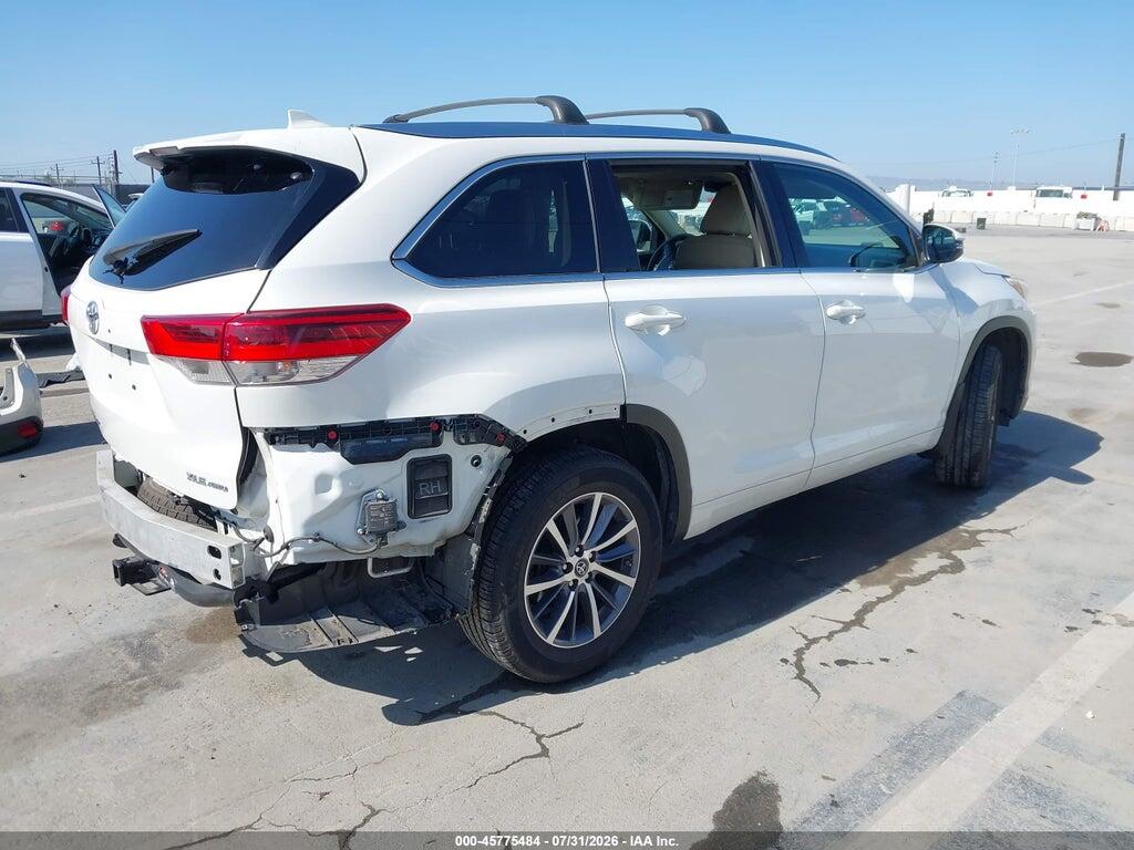 5TDJZRFH8HS431352 2017 TOYOTA HIGHLANDER photo no. 4