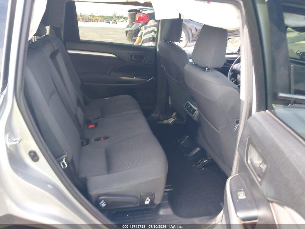 5TDZARFH8HS026537 2017 TOYOTA HIGHLANDER photo no. 8