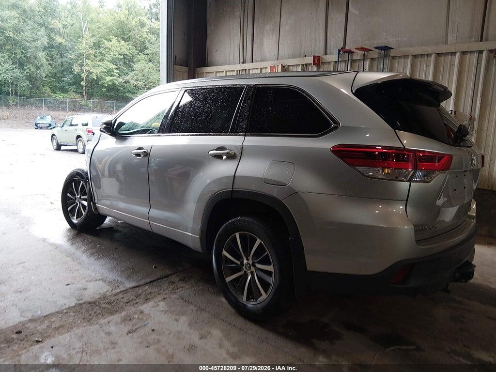 5TDJZRFH3HS453498 2017 TOYOTA HIGHLANDER photo no. 3