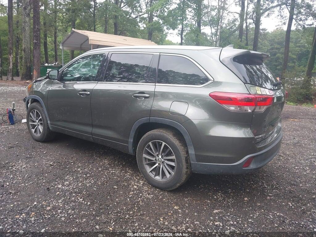 5TDKZRFH7HS208563 2017 TOYOTA HIGHLANDER photo no. 3