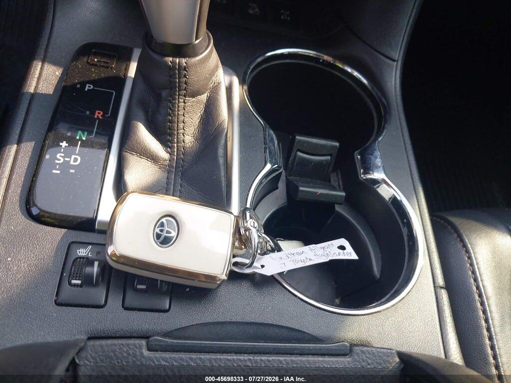 5TDJZRFH8HS400490 2017 TOYOTA HIGHLANDER photo no. 11