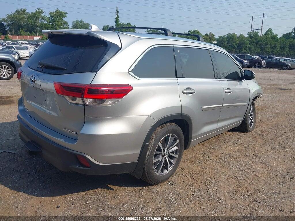 5TDJZRFH8HS400490 2017 TOYOTA HIGHLANDER photo no. 4