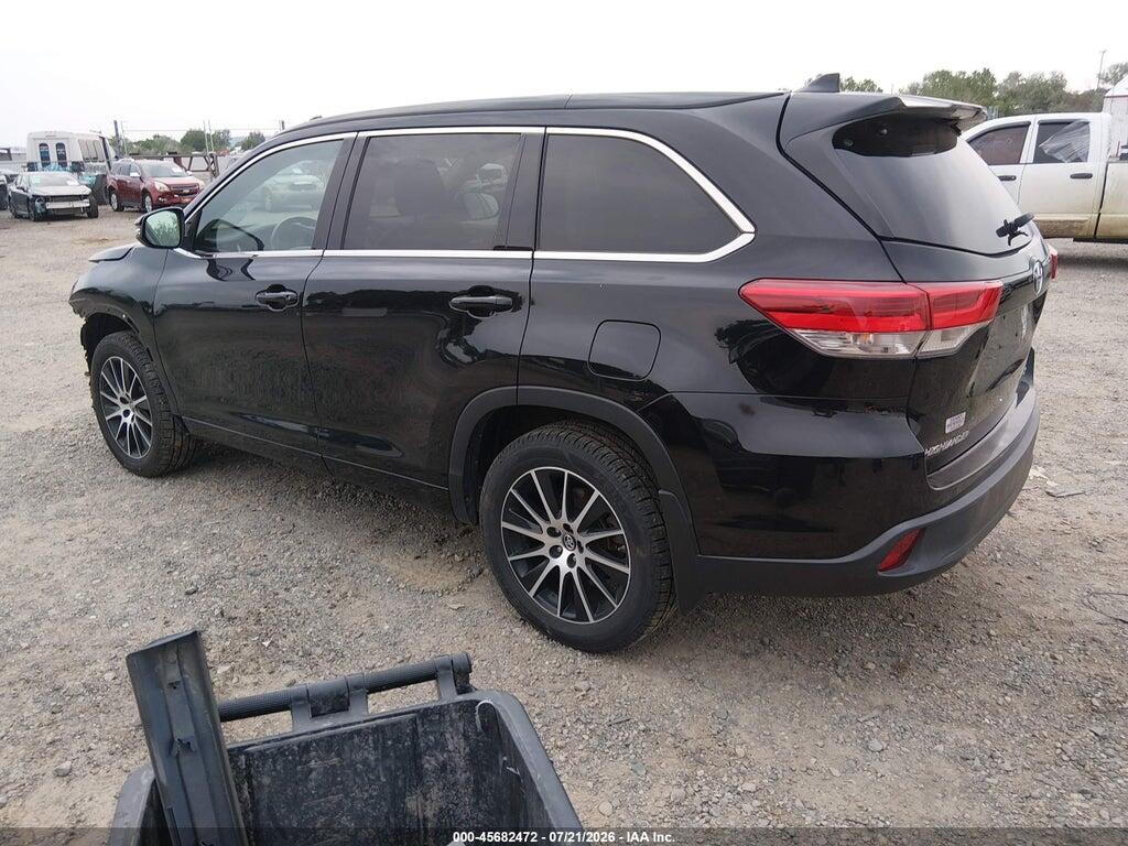 5TDJZRFH4HS407372 2017 TOYOTA HIGHLANDER photo no. 3