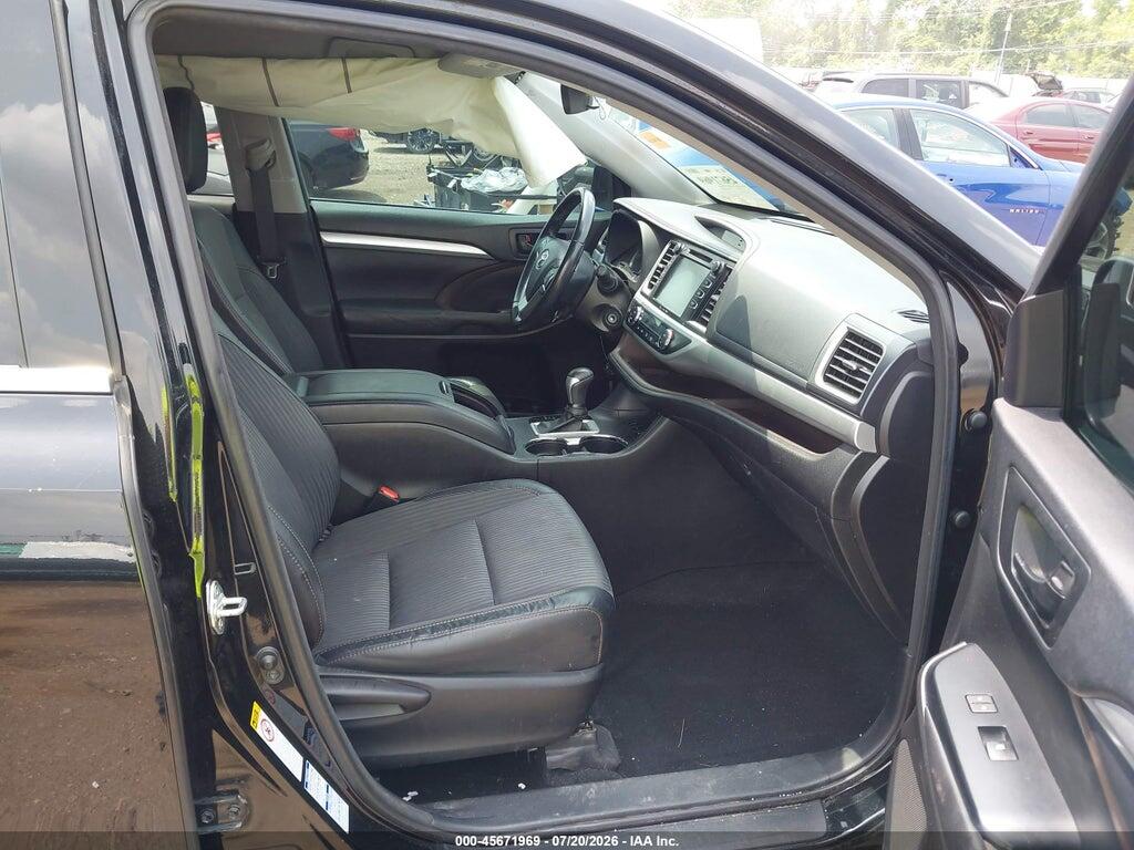 5TDBZRFH3HS427133 2017 TOYOTA HIGHLANDER photo no. 5