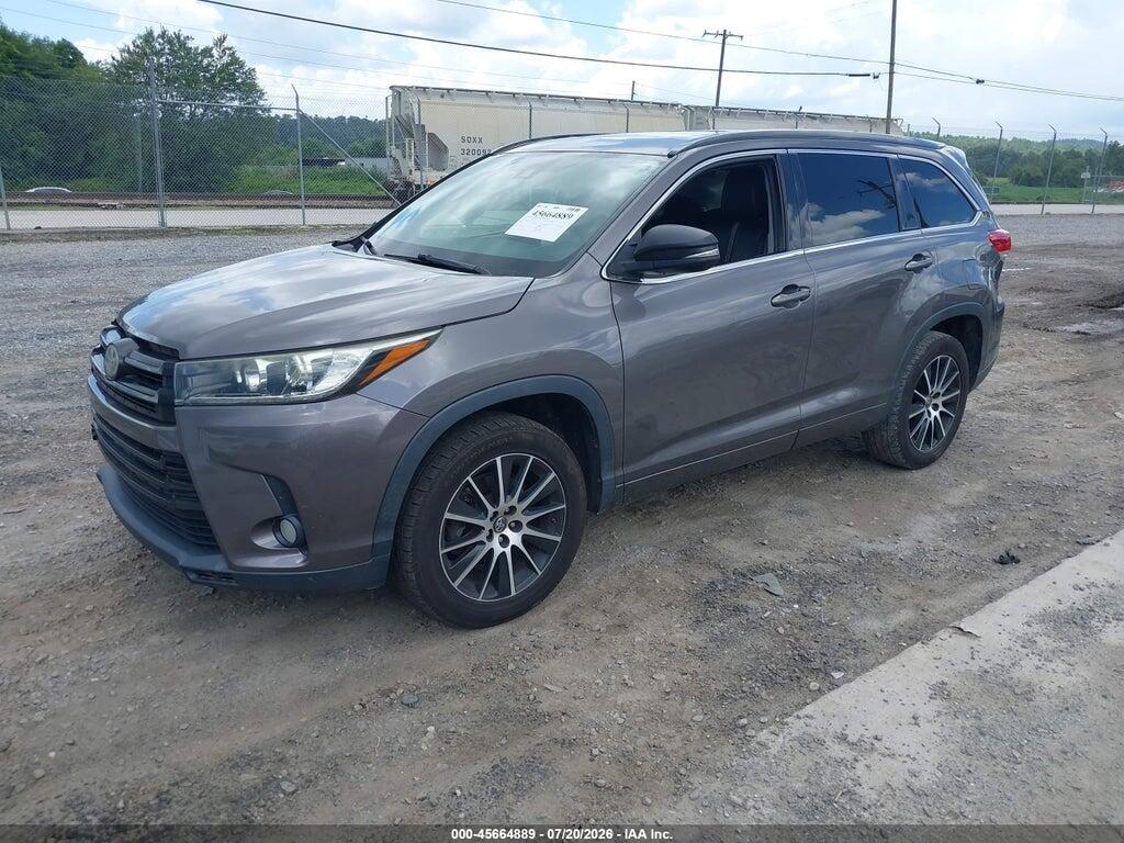 5TDKZRFH2HS508902 2017 TOYOTA HIGHLANDER photo no. 2