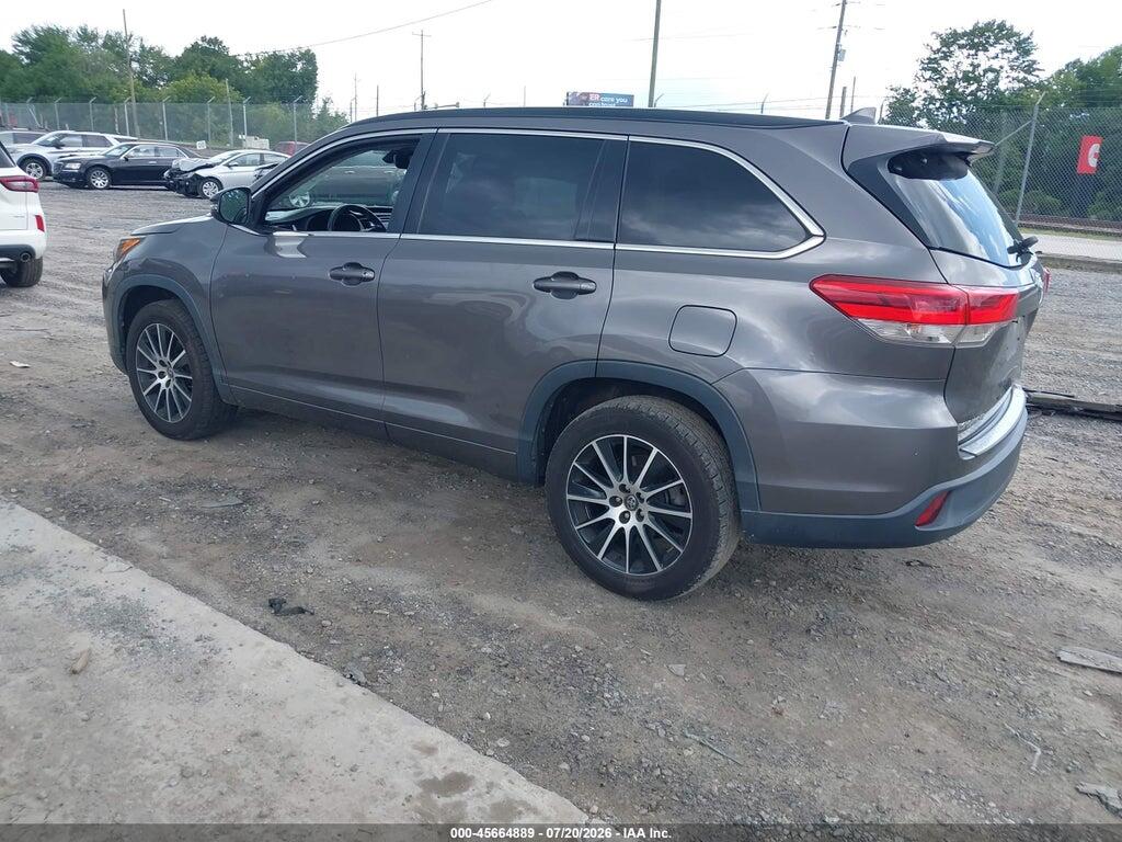 5TDKZRFH2HS508902 2017 TOYOTA HIGHLANDER photo no. 3