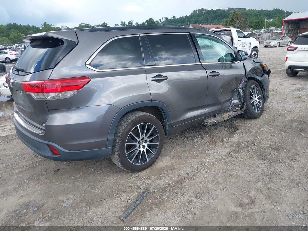 5TDKZRFH2HS508902 2017 TOYOTA HIGHLANDER photo no. 4