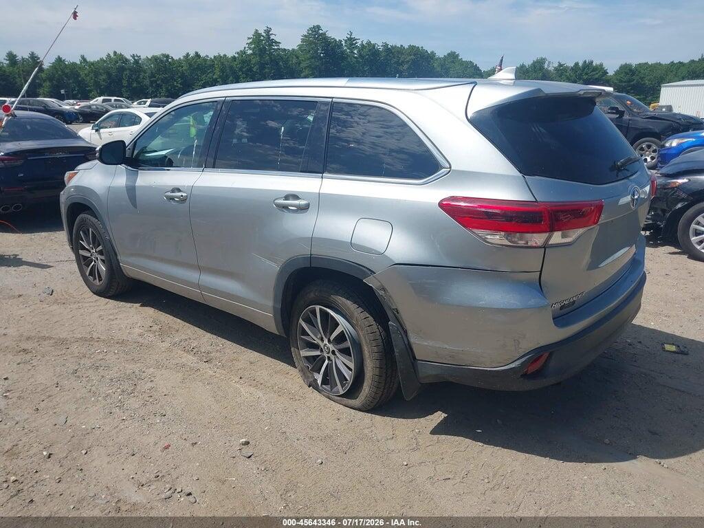 5TDJZRFH2HS444534 2017 TOYOTA HIGHLANDER photo no. 3