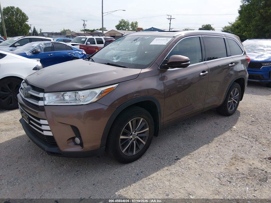 5TDJZRFH2HS443089 2017 TOYOTA HIGHLANDER photo no. 2
